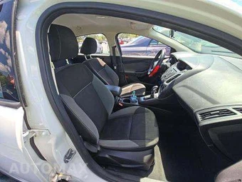 2012 Ford Focus SE Sedan – miniatura 18