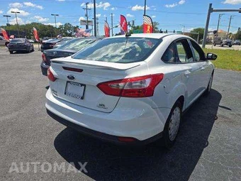 2012 Ford Focus SE Sedan – miniatura 3