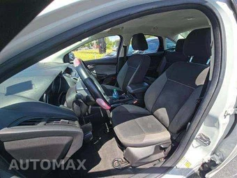 2012 Ford Focus SE Sedan – miniatura 6