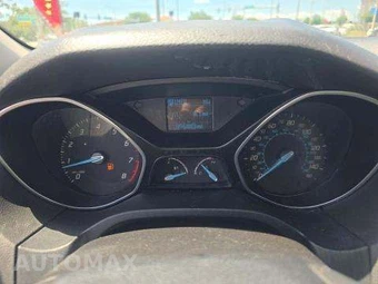 2012 Ford Focus SE Sedan – miniatura 9