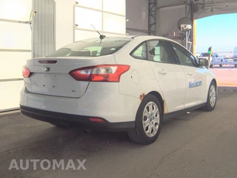 2012 Ford Focus SE Sedan – miniatura 4