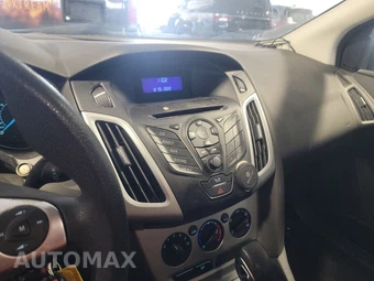 2012 Ford Focus SE Sedan – miniatura 6
