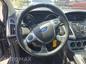 2012 Ford Focus SE Sedan – miniatura 10