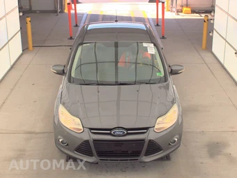 2012 Ford Focus SE Sedan – miniatura 2