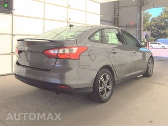 2012 Ford Focus SE Sedan – miniatura 4