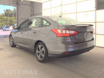 2012 Ford Focus SE Sedan – miniatura 6