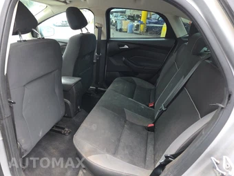 2012 Ford Focus SE Sedan – miniatura 13