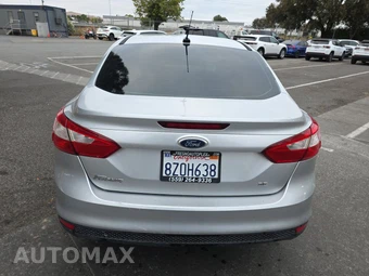 2012 Ford Focus SE Sedan – miniatura 5