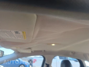 2012 Ford Focus SE Sedan - miniatura 17