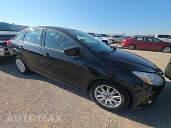 2012 Ford Focus SE Sedan - miniatura 3