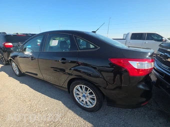 2012 Ford Focus SE Sedan - miniatura 6