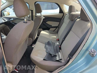 2012 Ford Focus SE Sedan – miniatura 13