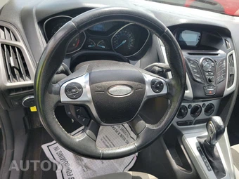2012 Ford Focus SE Sedan – miniatura 10