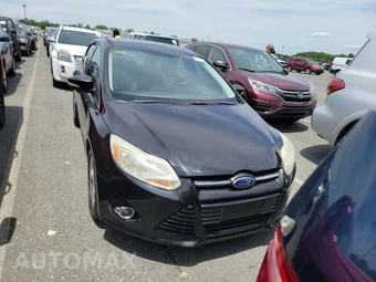 2012 Ford Focus SE Sedan – miniatura 2