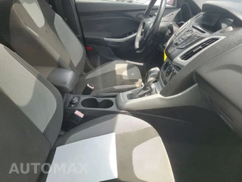 2012 Ford Focus SE Sedan – miniatura 8