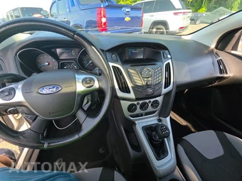 2012 Ford Focus SE Sedan – miniatura 11