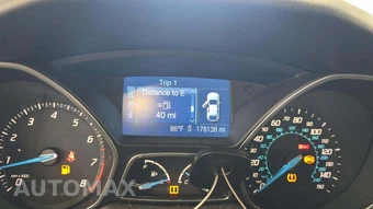 2012 Ford Focus SE Sedan – miniatura 18