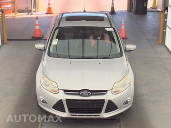 2012 Ford Focus SE Sedan – miniatura 2
