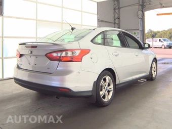 2012 Ford Focus SE Sedan – miniatura 4