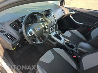 2012 Ford Focus SE Sedan – miniatura 7