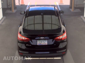 2012 Ford Focus SE Sedan – miniatura 6