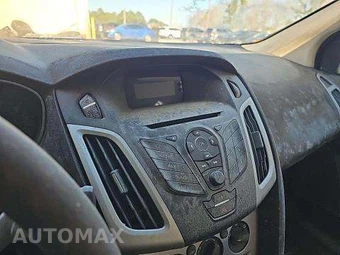 2012 Ford Focus SE Sedan – miniatura 10
