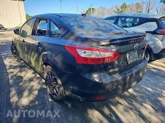 2012 Ford Focus SE Sedan – miniatura 2