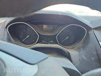 2012 Ford Focus SE Sedan – miniatura 9