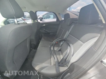 2012 Ford Focus SE Sedan – miniatura 13