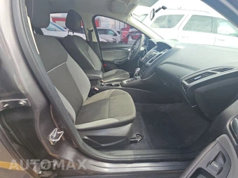 2012 Ford Focus SE Sedan – miniatura 8