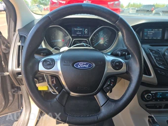 2012 Ford Focus SEL Hatchback – miniatura 10