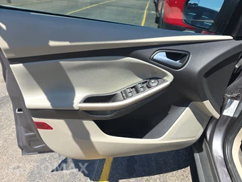 2012 Ford Focus SEL Hatchback – miniatura 9