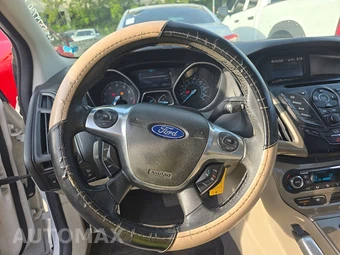 2012 Ford Focus SEL Sedan – miniatura 10