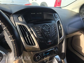 2012 Ford Focus SEL Sedan – miniatura 11