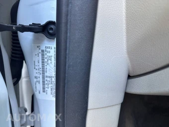 2012 Ford Focus SEL Sedan - miniatura 21
