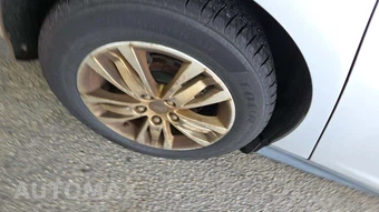 2012 Ford Focus SEL Sedan - miniatura 19