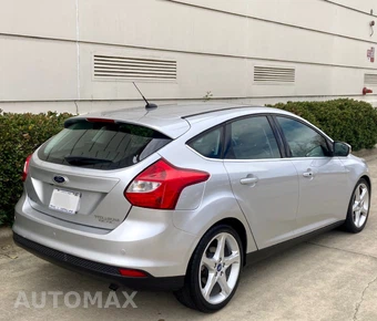 2012 Ford Focus Titanium Hatchback - miniatura 3