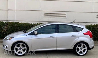 2012 Ford Focus Titanium Hatchback - miniatura 5