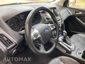 2012 Ford Focus Titanium Hatchback - miniatura 8