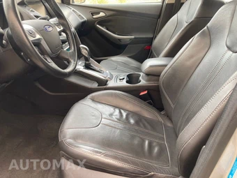 2012 Ford Focus Titanium Hatchback - miniatura 9