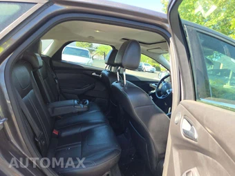 2012 Ford Focus Titanium Hatchback - miniatura 13