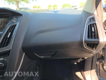2012 Ford Focus Titanium Hatchback - miniatura 16