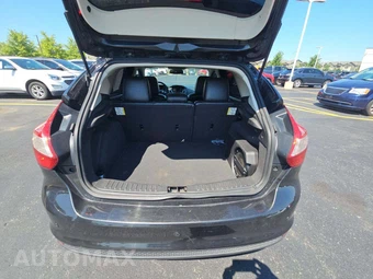 2012 Ford Focus Titanium Hatchback – miniatura 11