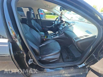 2012 Ford Focus Titanium Hatchback – miniatura 15
