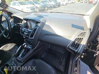 2012 Ford Focus Titanium Hatchback – miniatura 16