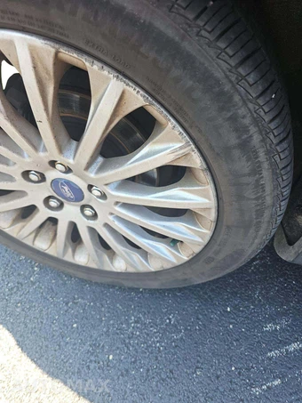 2012 Ford Focus Titanium Hatchback – miniatura 23