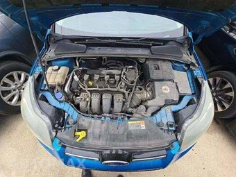 2012 Ford Focus Titanium Hatchback – miniatura 21