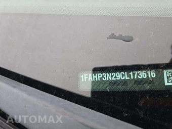 2012 Ford Focus Titanium Hatchback – miniatura 5