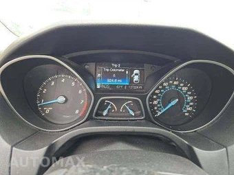 2012 Ford Focus Titanium Hatchback – miniatura 9