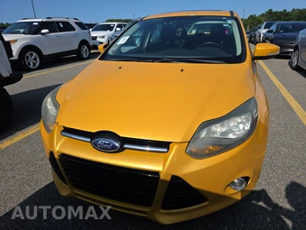 2012 Ford Focus Titanium Sedan – miniatura 2